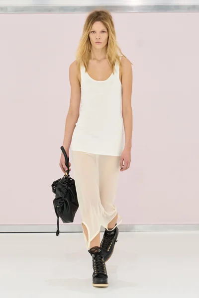 Look 13